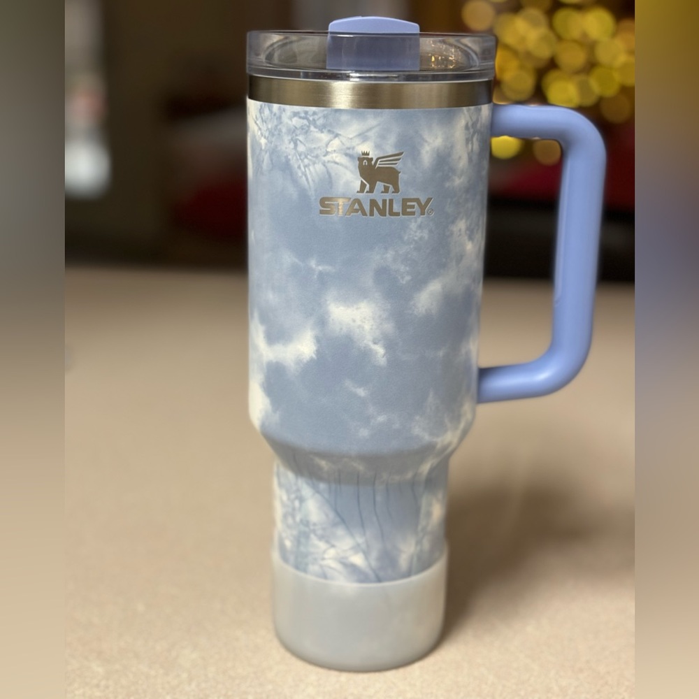 Limited edition 40 oz Stanley quencher, ocean tye dye